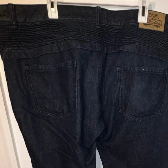 DNM Collection, dark wash 44W Moto relaxed fit Logo Denim￼￼ - Picture 4 of 11